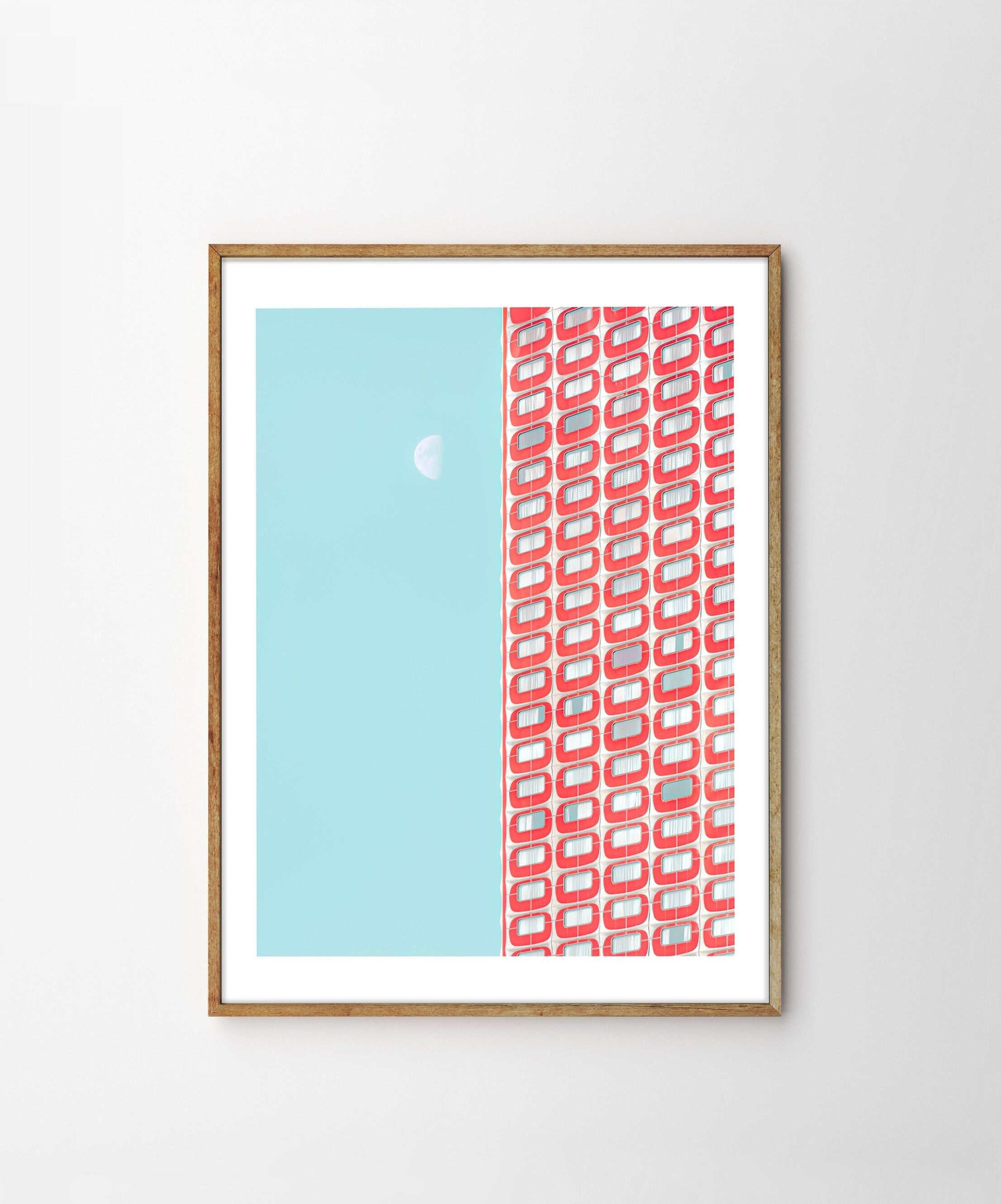 Laura Sanchez, Moon Hotel