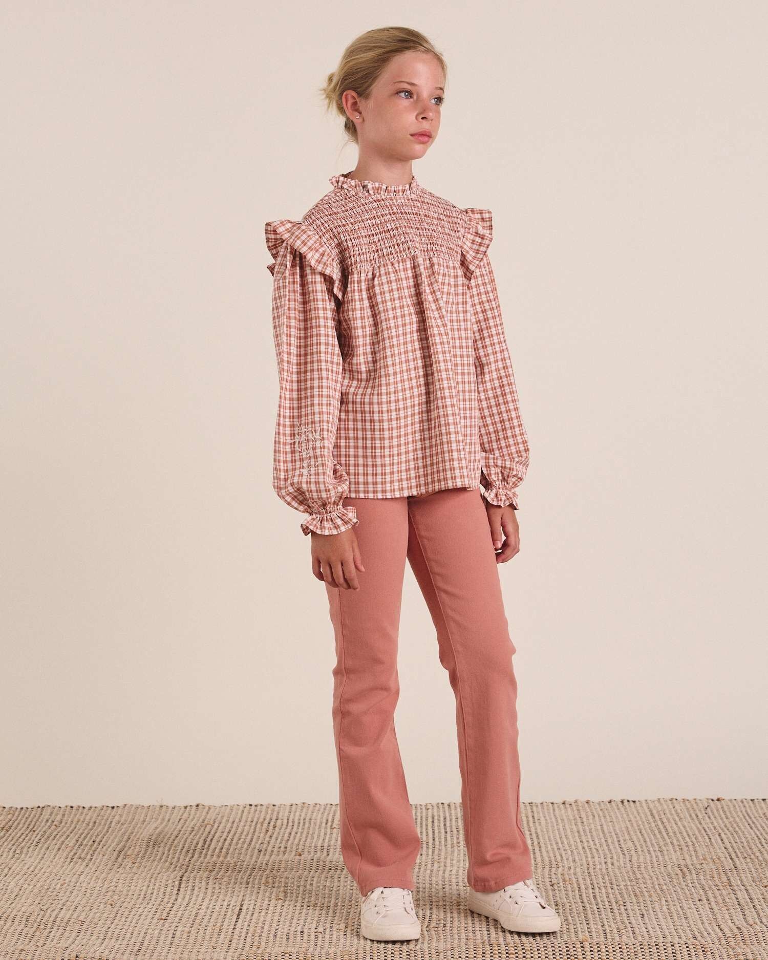 Girl's long-sleeved blouse with two-tone orange-white checks L37-11403115