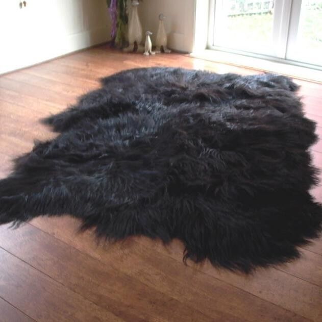 Tappeto in pelle di pecora islandese Octo nero naturale 205x225cm