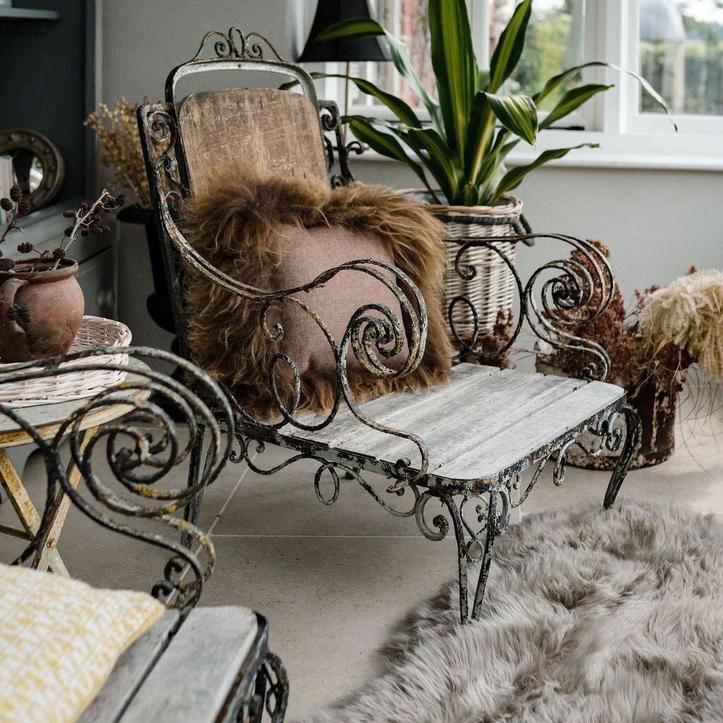 Cuscino in pelle di pecora marrone ruggine islandese - un lato