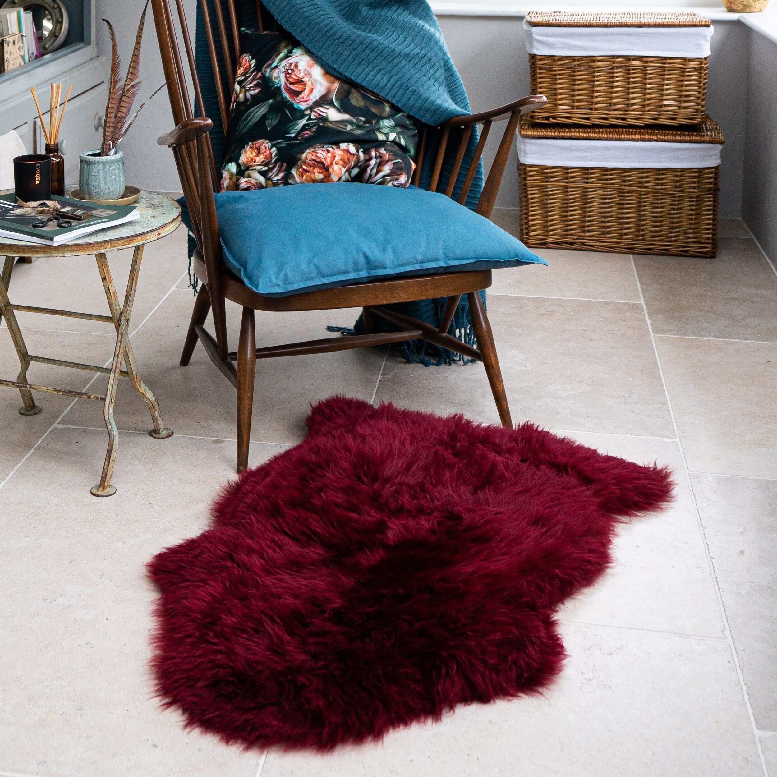 Tappeto in pelle di pecora singola color vino 90-100 cm
