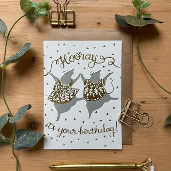 Hourra c'est votre carte d'anniversaire, carte d'anniversaire de souris dansantes
