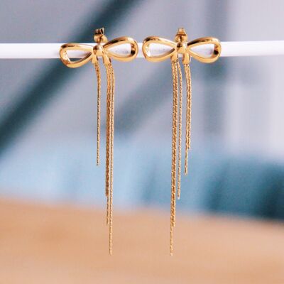 Boucle d'oreille avec chaînes élégantes