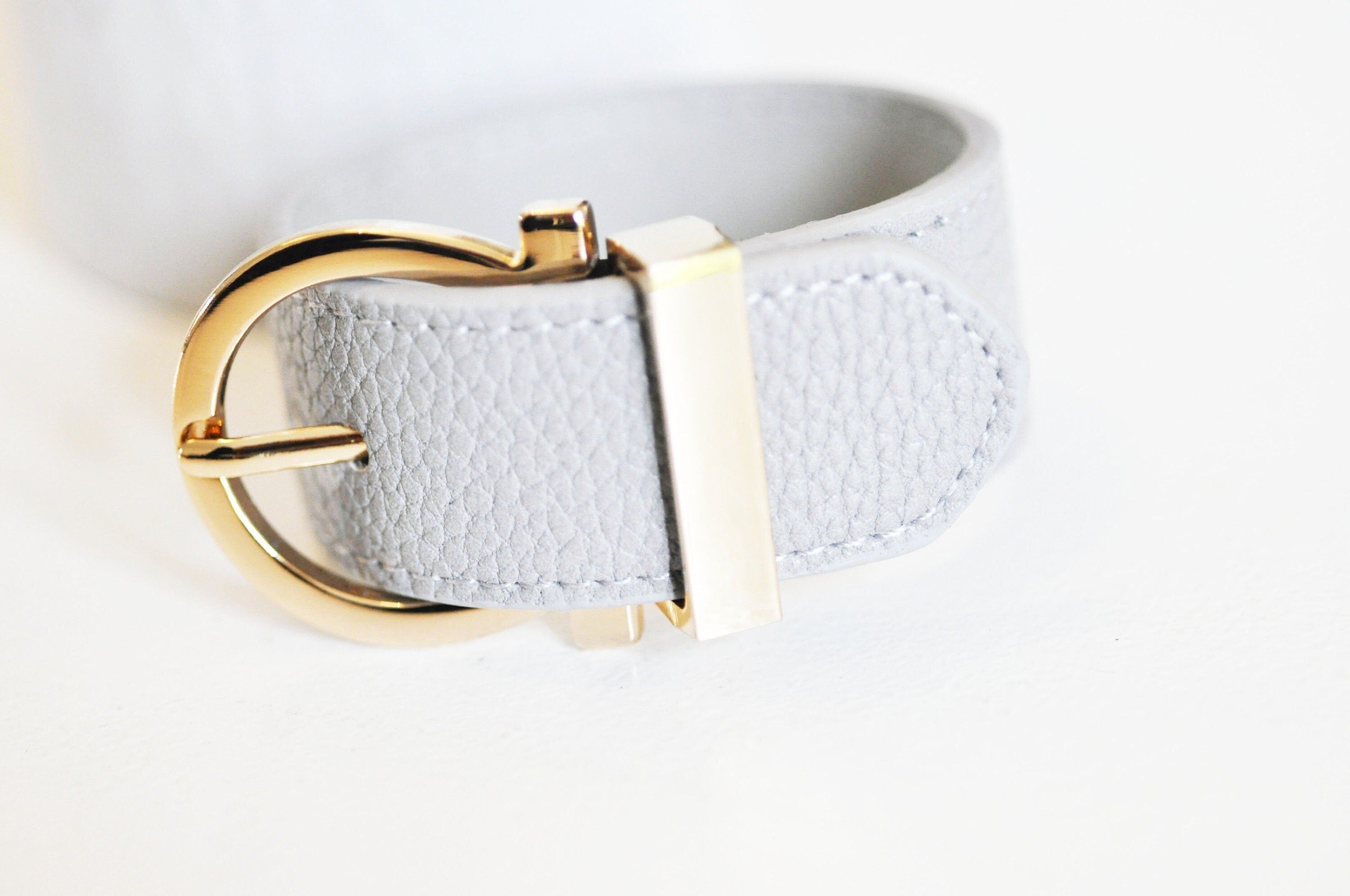 Bracciale regolabile in pelle grigia con fibbia in oro, pelle naturale, bracciale da donna, bracciale in pelle, bracciale in oro, 25.5 mm, G2492