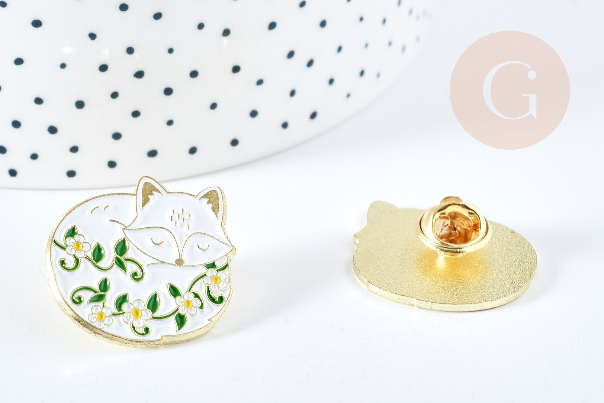 Spilla con spilla di volpe, motivo vegetale d'oro, smalto bianco 26 mm, spilla d'oro, decorazione della giacca, x1 G8497