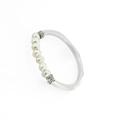 PEARL AND SILVER RING