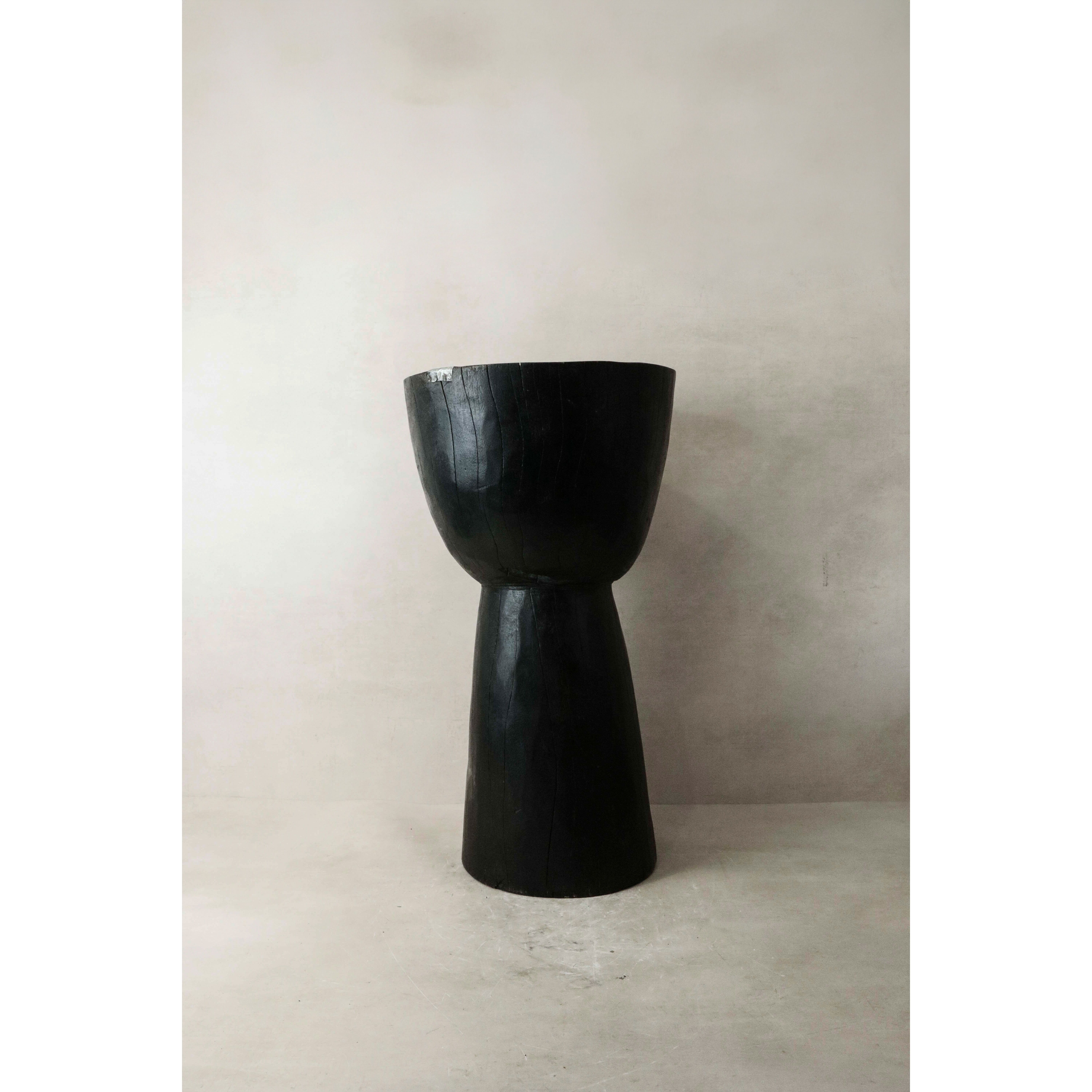 Handgeschnitzter Beistelltisch/Hocker, Kamerun – 9.3