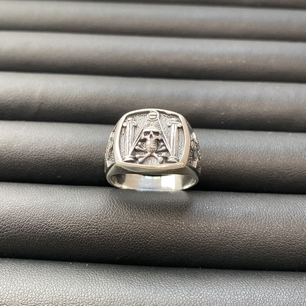 Versilberter Gothic-Ring (#46)