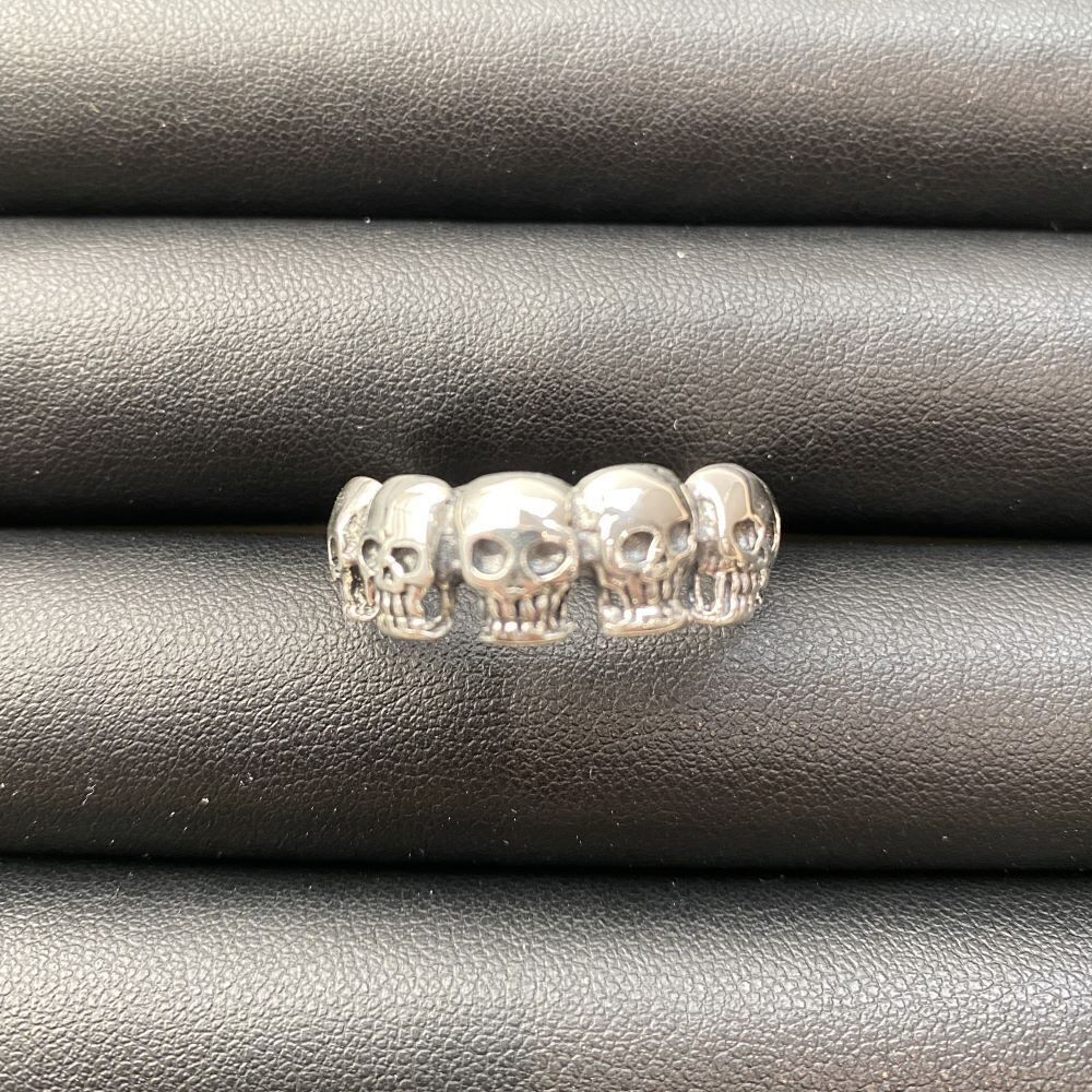 Versilberter Gothic-Ring (#52)