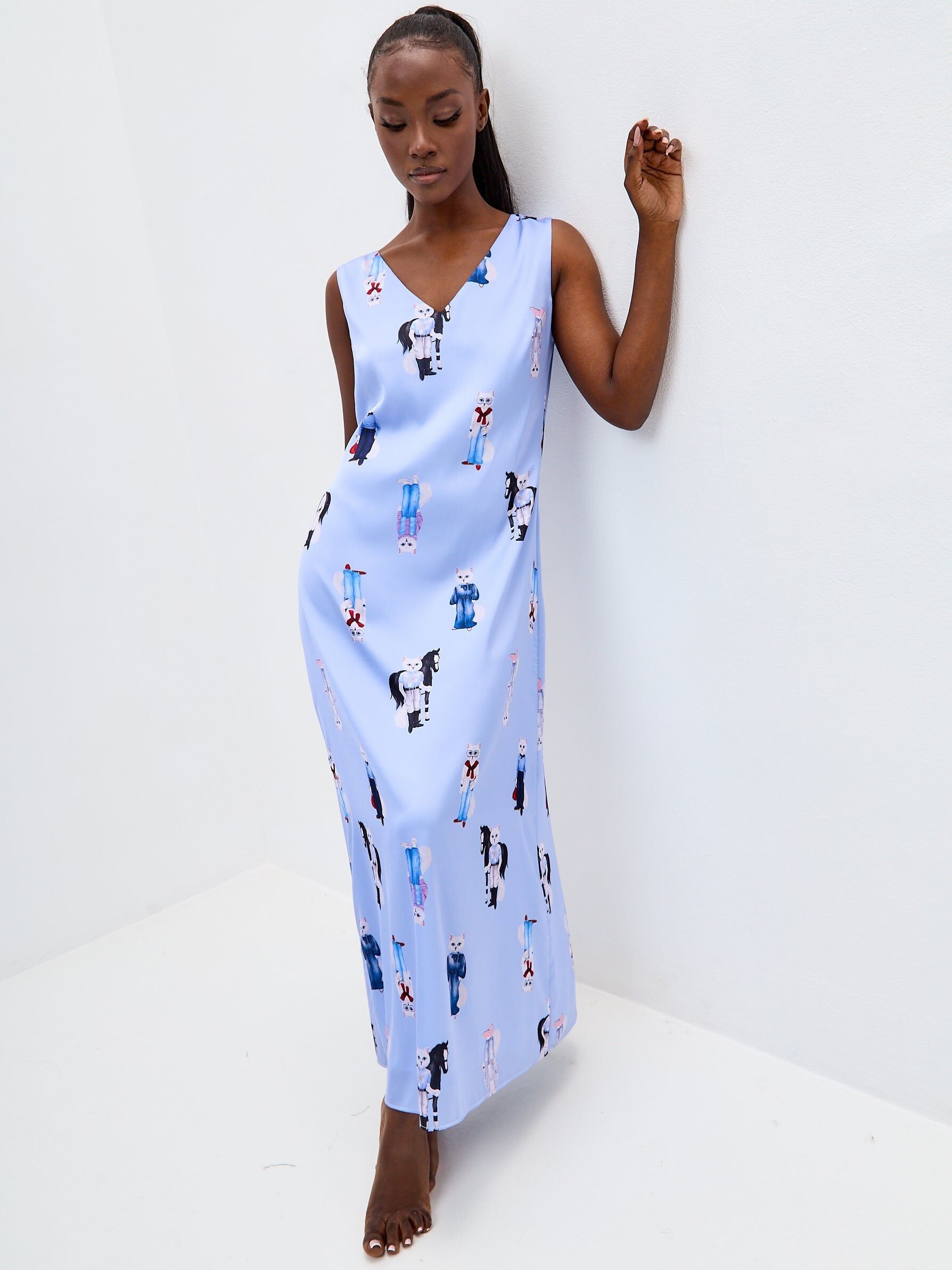 Vêtements d'intérieur en soie bleue