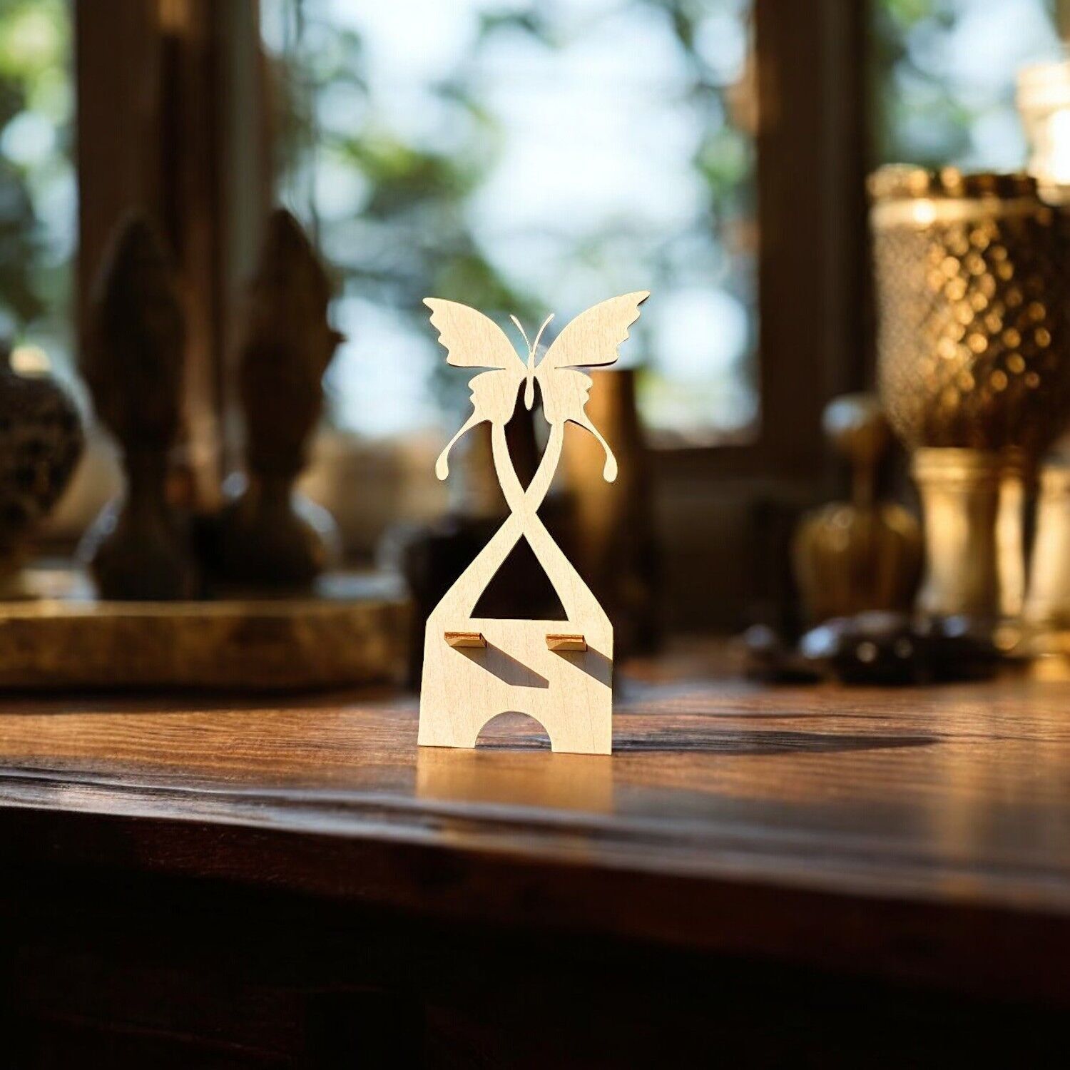 Soporte para teléfono de madera con mariposas