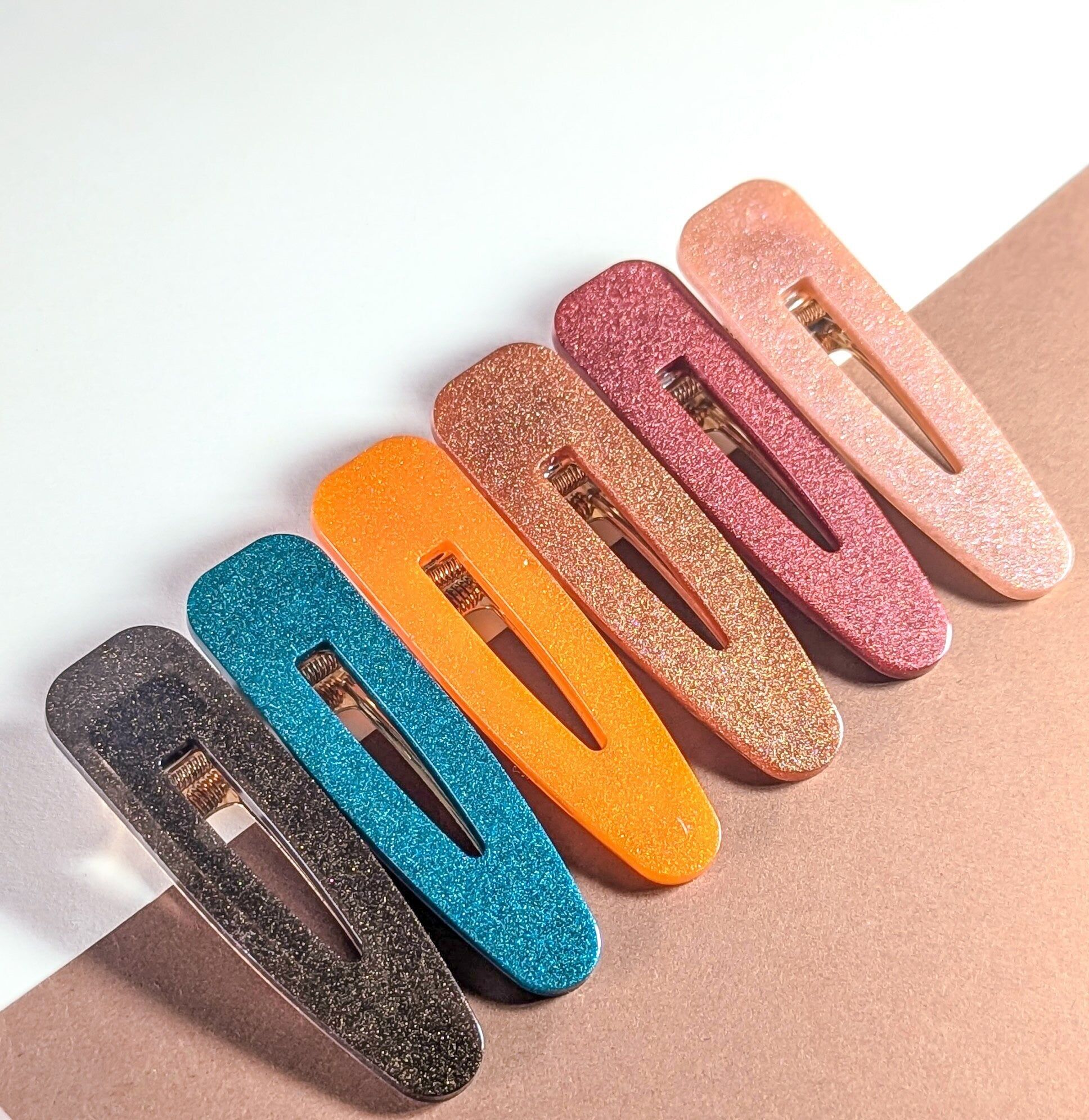 Pasador de resina color otoño / triangular