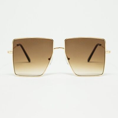 Gafas de sol cuadradas y minimalistas