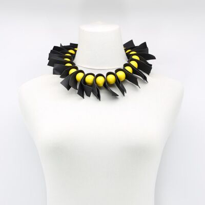 Collar de cuero sintético en forma de U y cuentas redondas - Amarillo