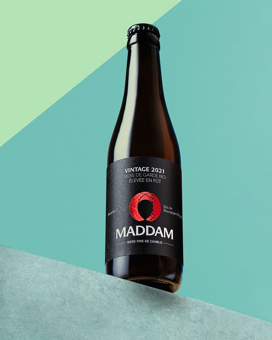 Birra MADDAM ORGANIC Vintage 2024, Blonde de Garde, invecchiata in botte di Borgogna rossa, 33 cl