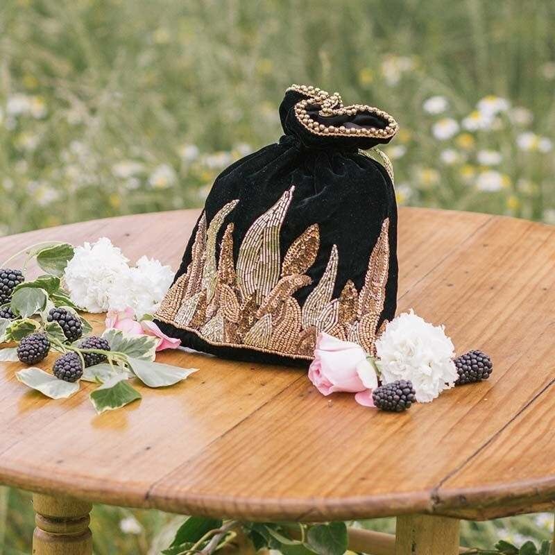 Scatola di caramelle sterile nera