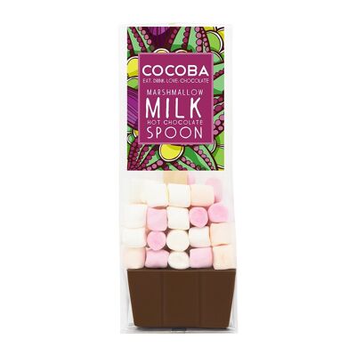 Löffel mit heißer Schokolade aus Marshmallow-Milch