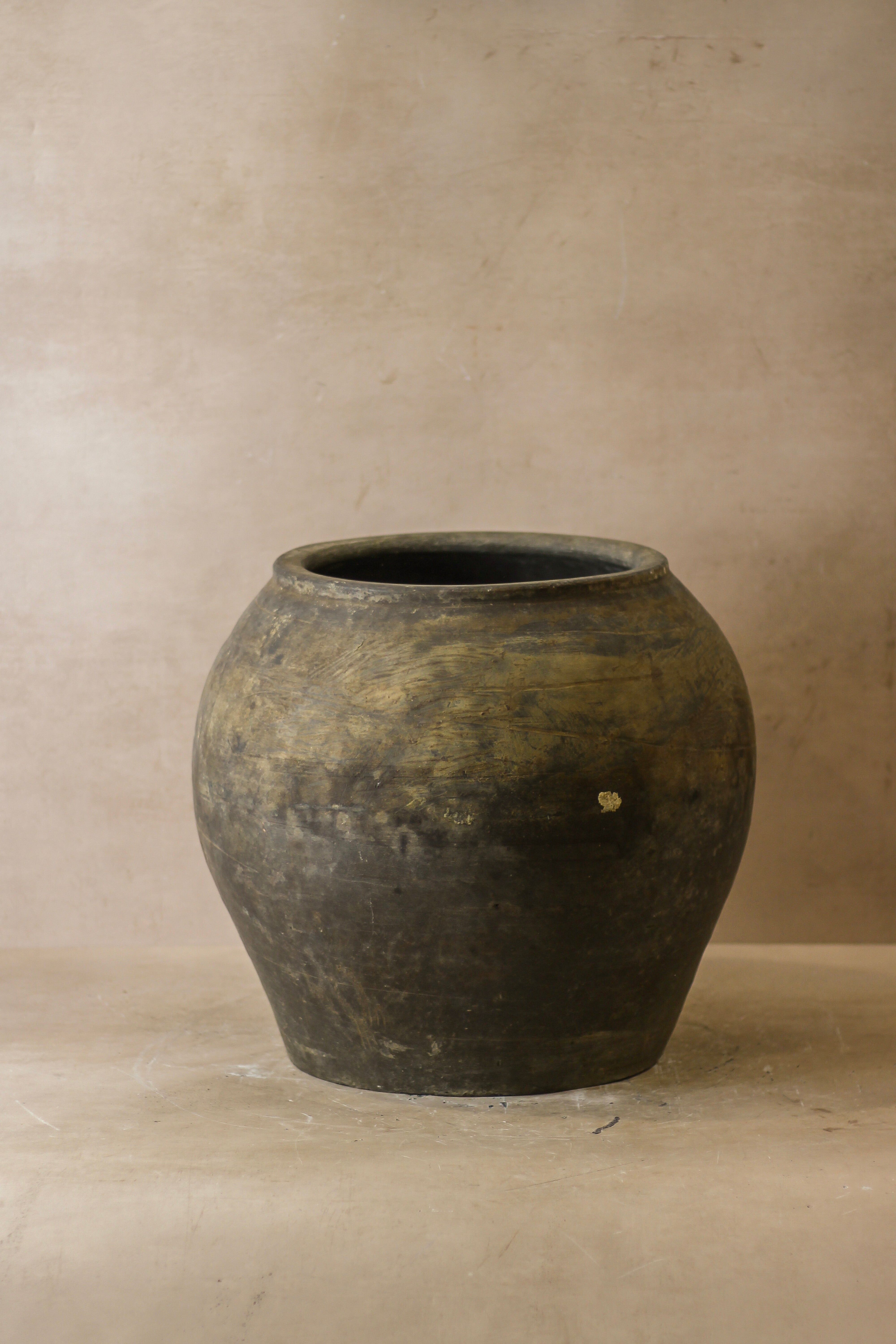 Vintage Dark Pot - No 56