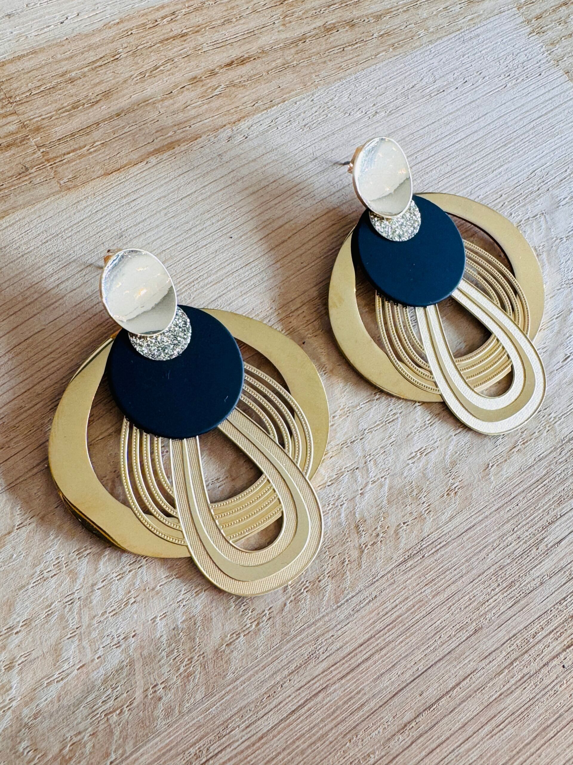 JUNIO schwarze Ohrringe