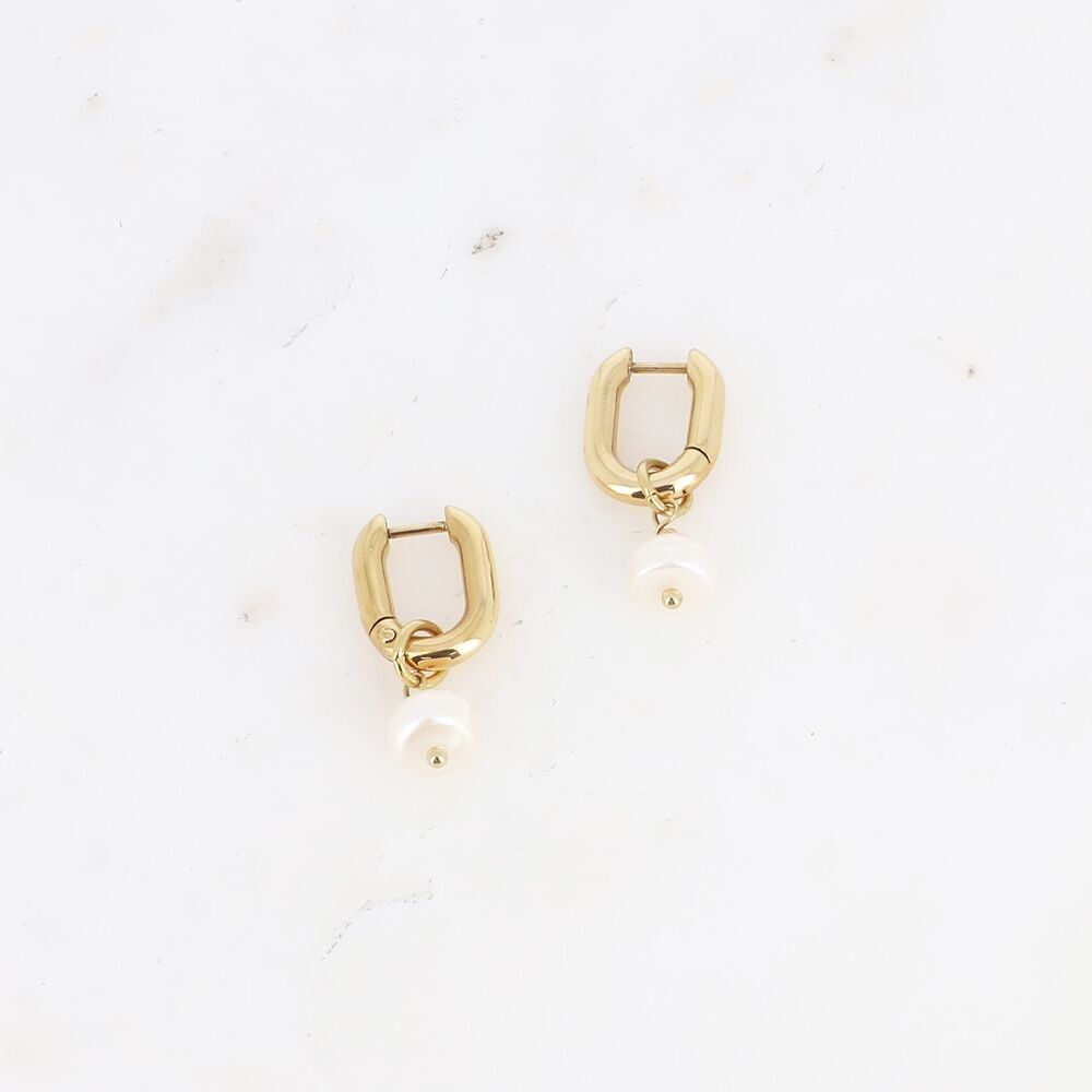 Creoli: anello ovale e perle d'acqua dolce