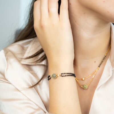 Bracelet Nazaria Minimaliste Mangalsutra en Perle Noire Plaqué Or Indien