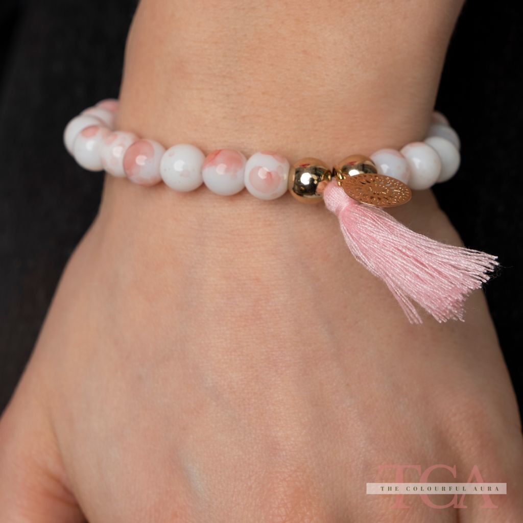 Bracciale Boho Yoga naturale con nappe portafortuna rosa tenero bianco