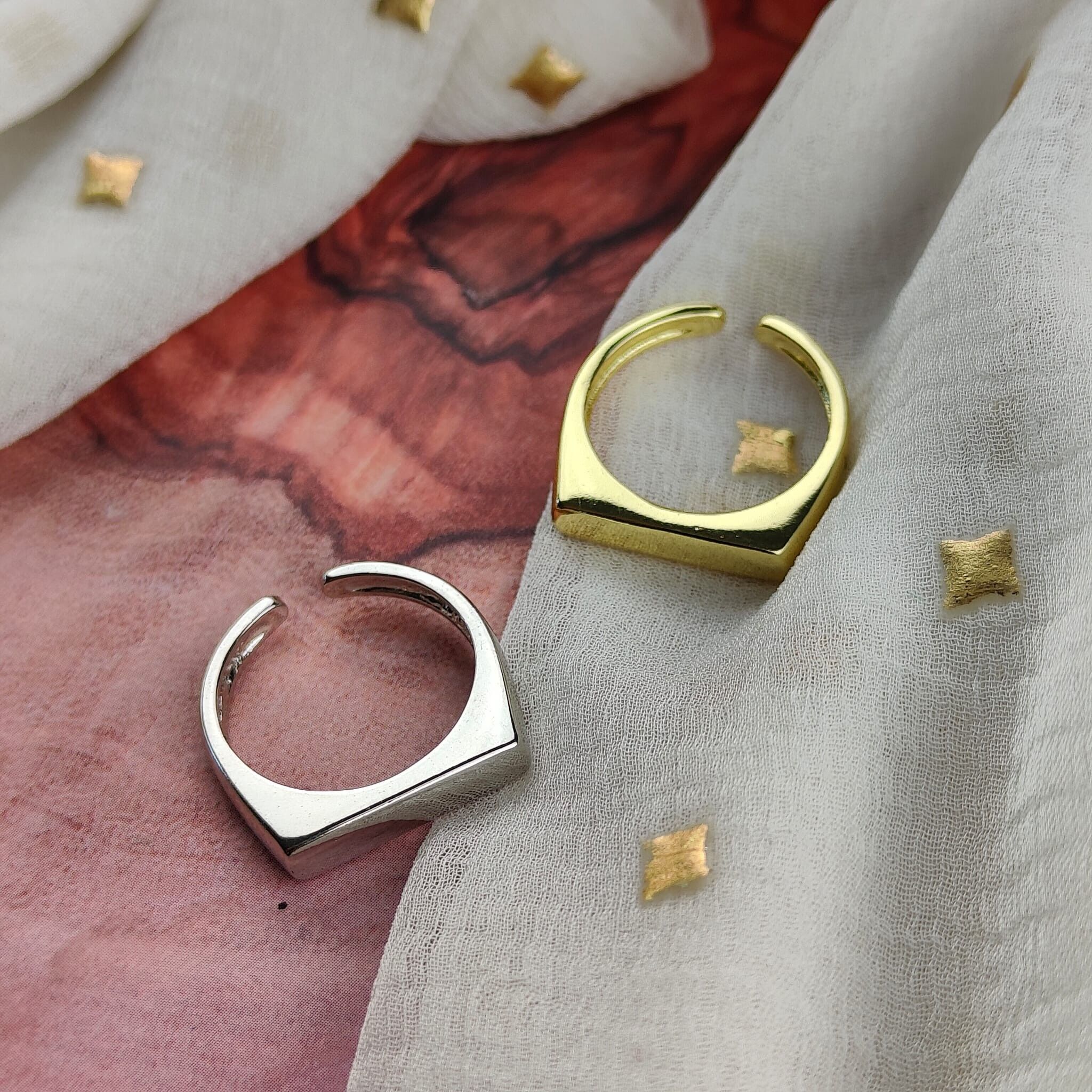 Verstellbarer, quadratischer, flacher, offener Siegelring aus massivem Sterlingsilber