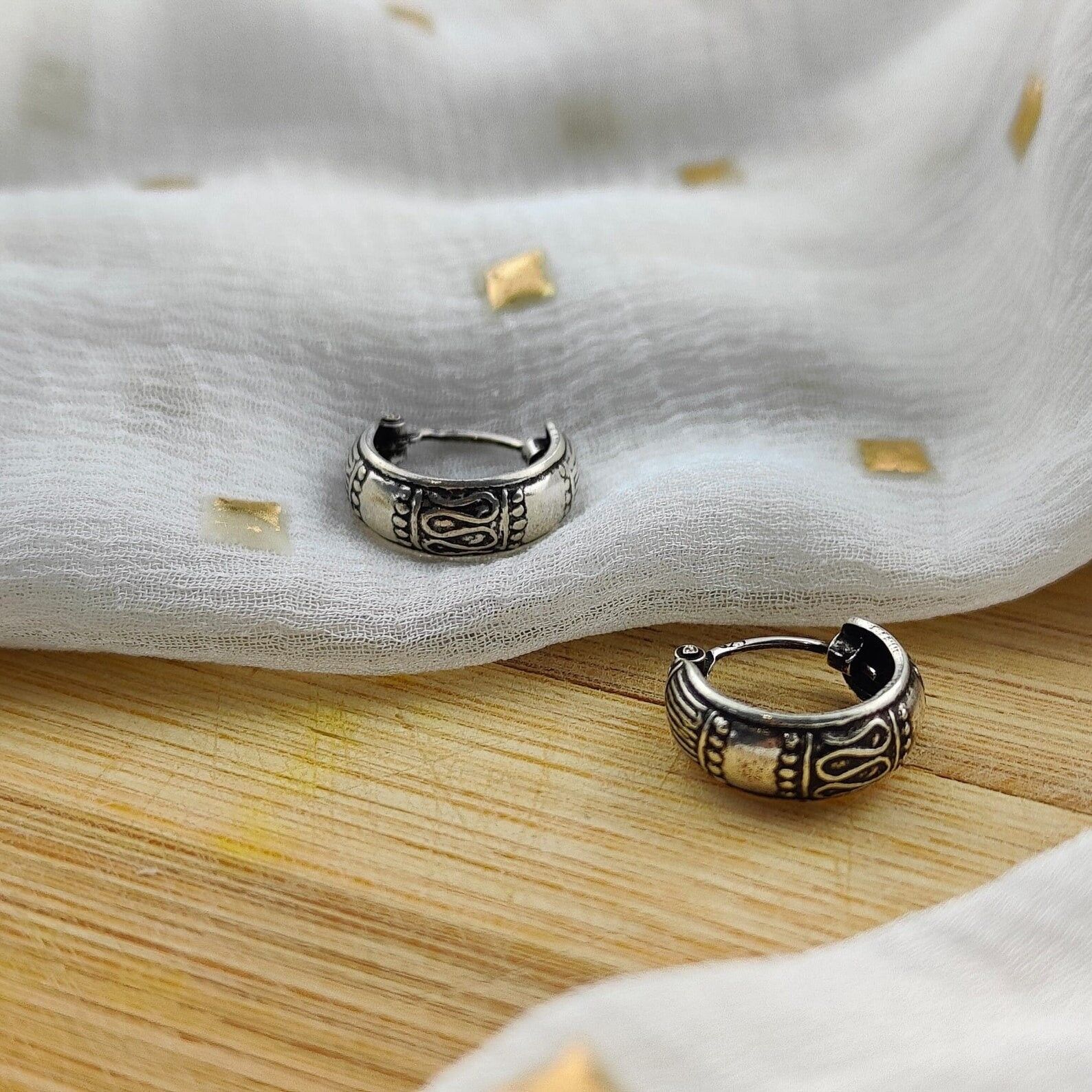 925 argento retrò intagliato piccolo ossidato delicato vintage cartilagine orecchino a cerchio