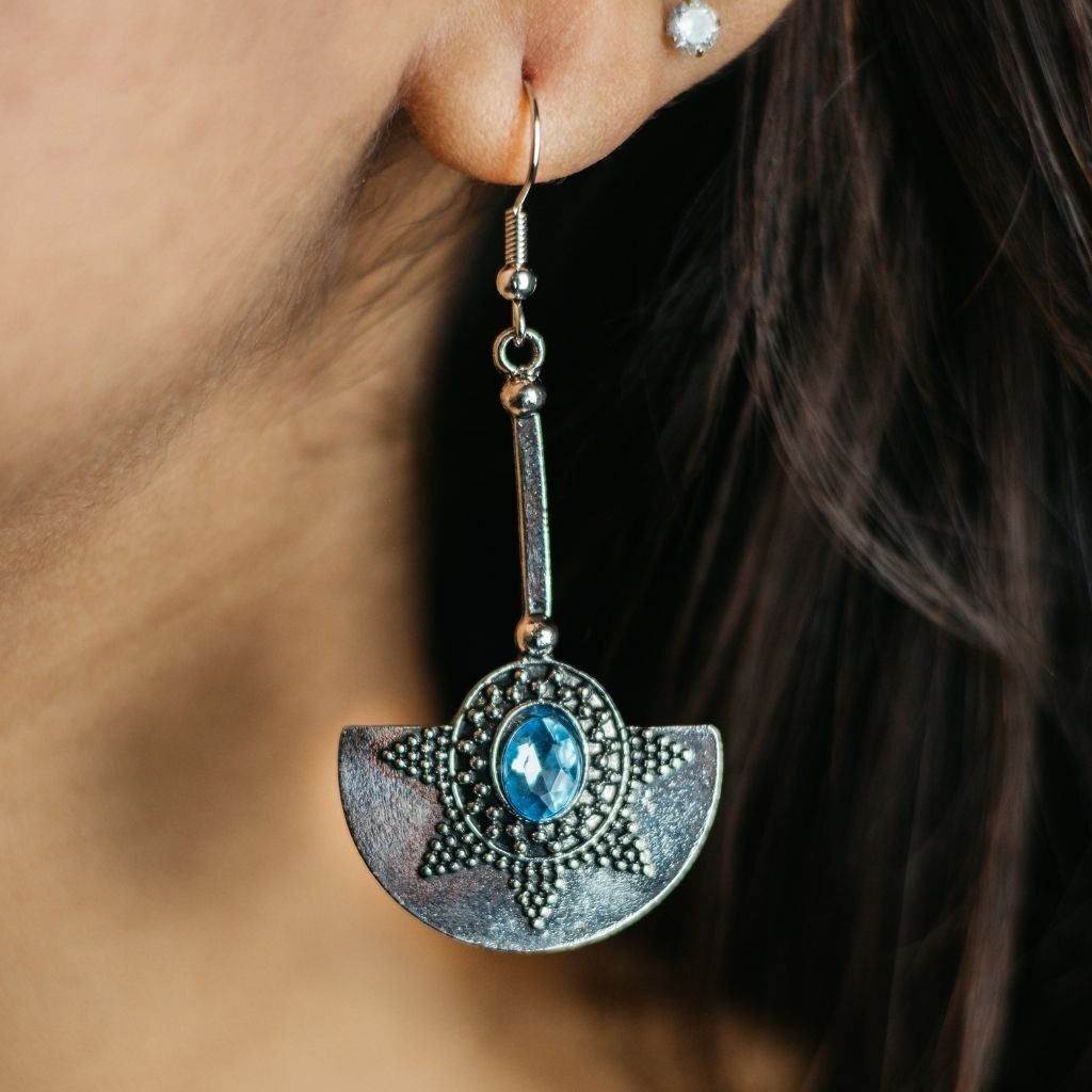 Orecchini pendenti con dichiarazione di semi disco punk eccentrici etnici a forma tribale retrò