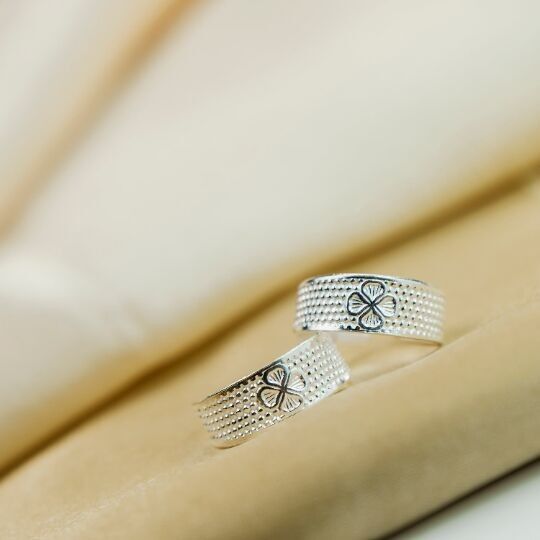 925 Argento Bohemian Shamrock Clover Floral Band Anello regolabile