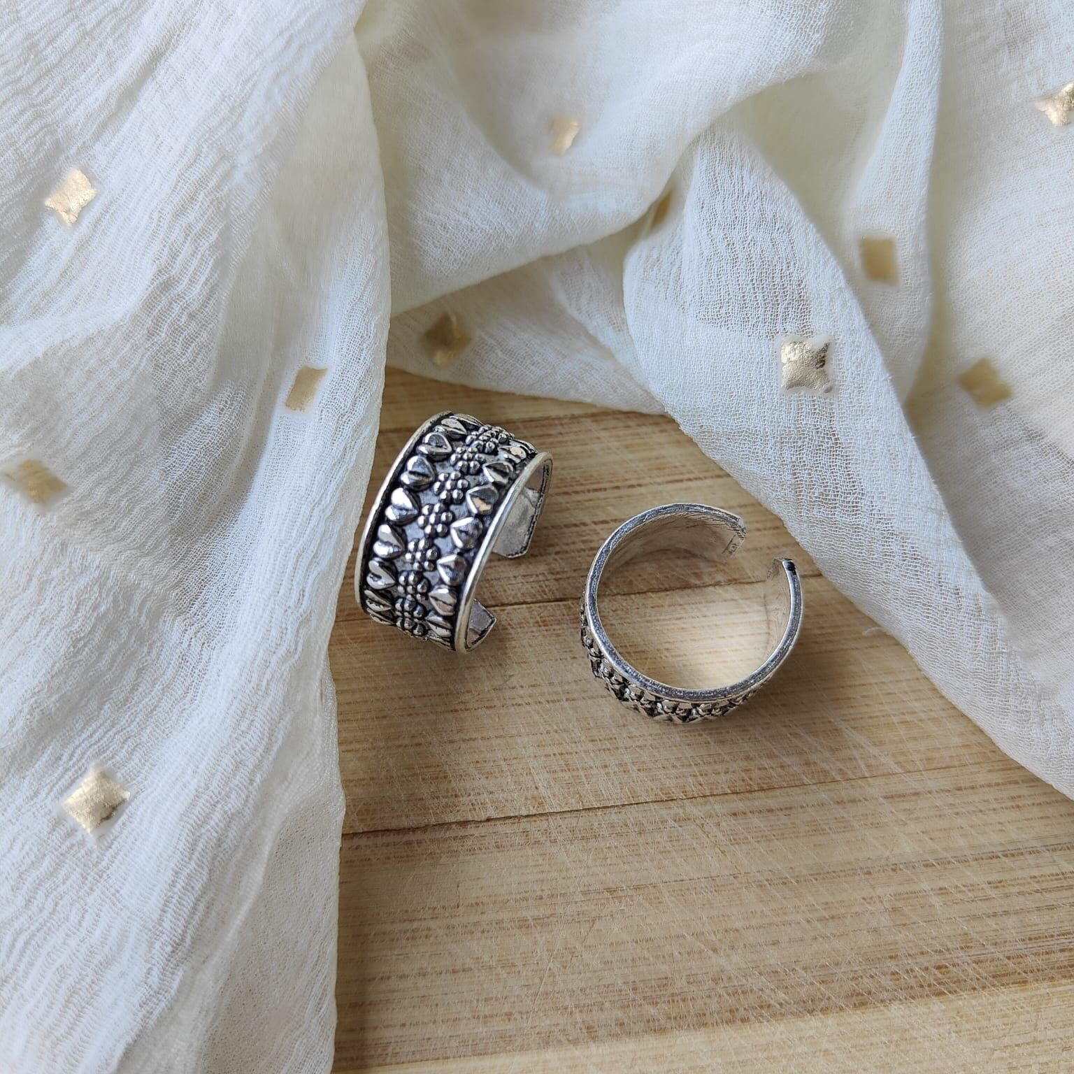 Verstellbarer breiter silberner böhmischer indischer Bichiya-Zehenring