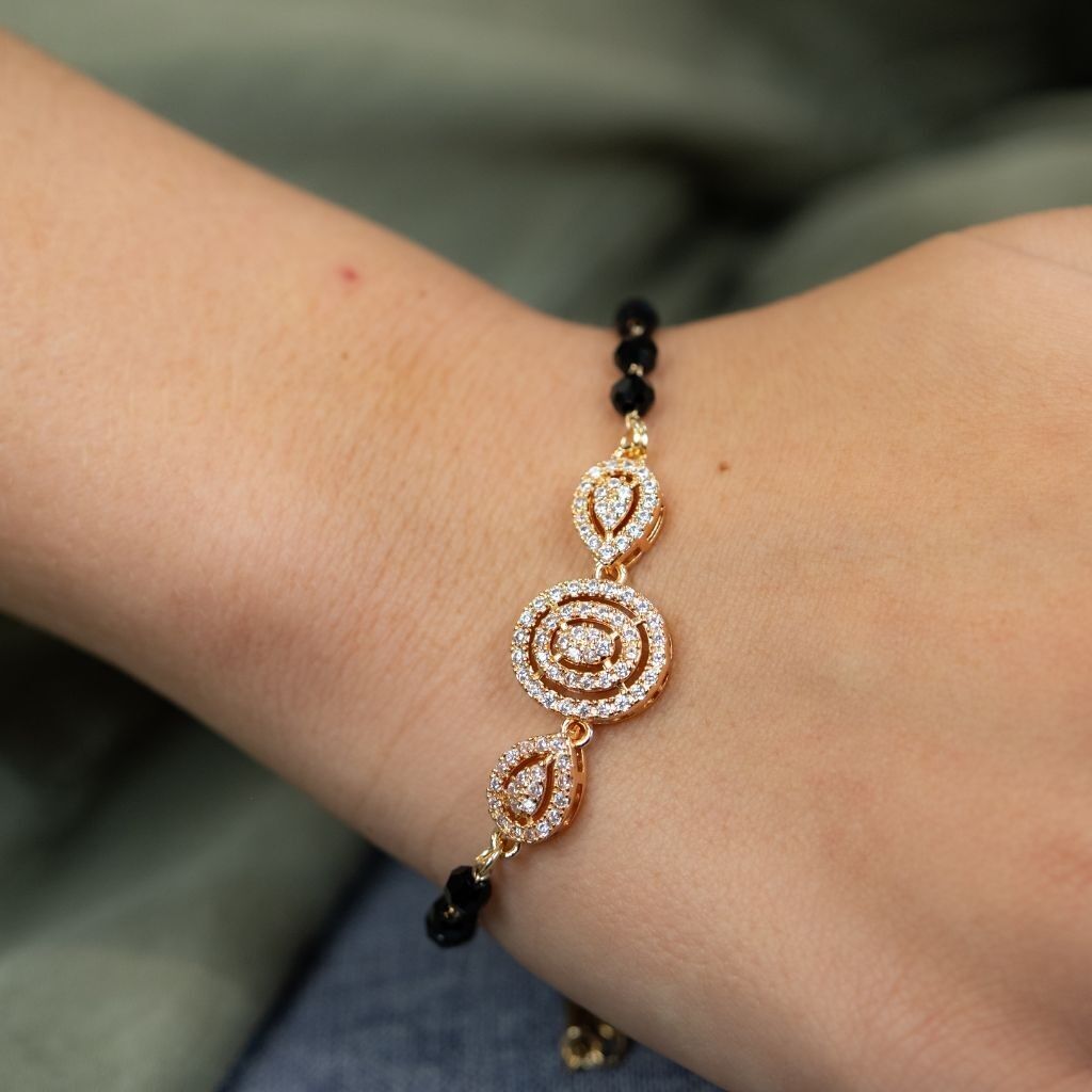 Indisches Nazaria Oval Zirkon Mangalsutra Perlen Indisches Armband