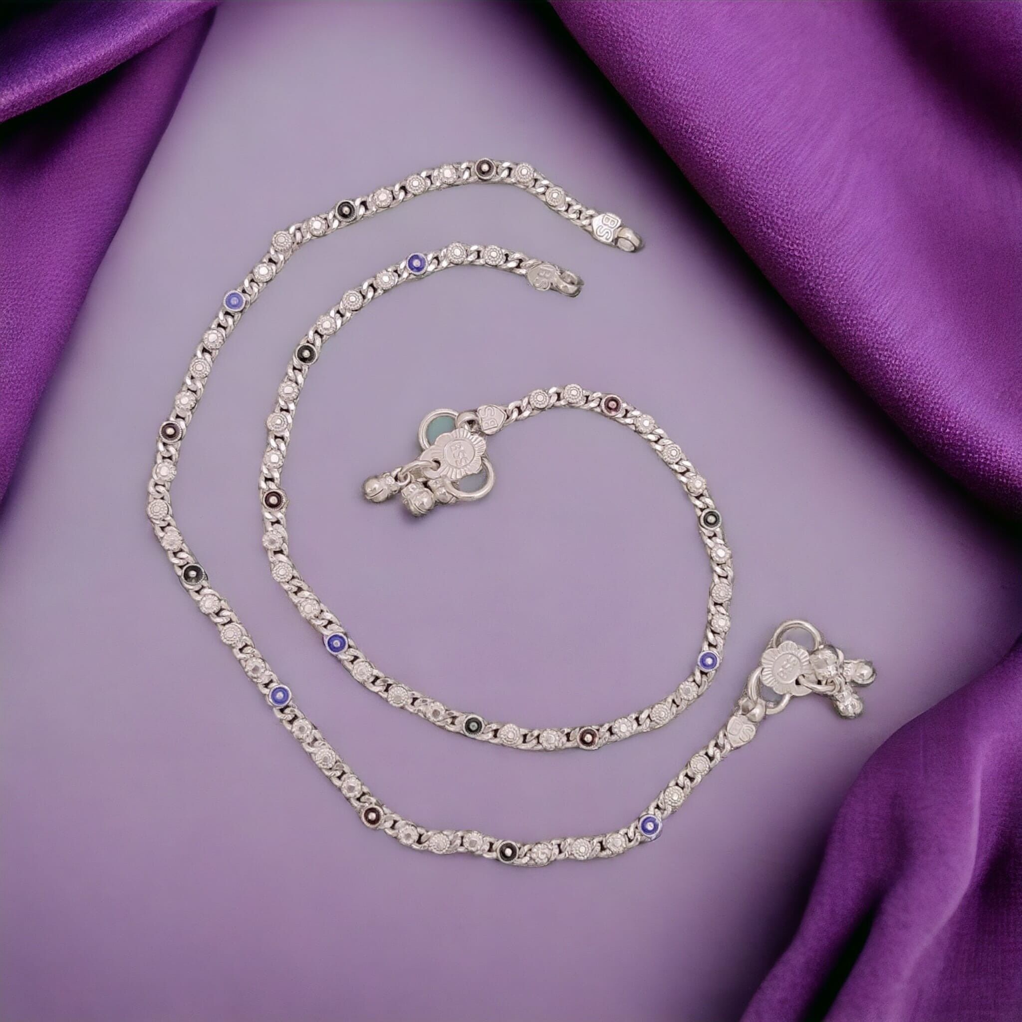 Cavigliera Payal con catena a maglie placcata in argento e treccia anti-malocchio