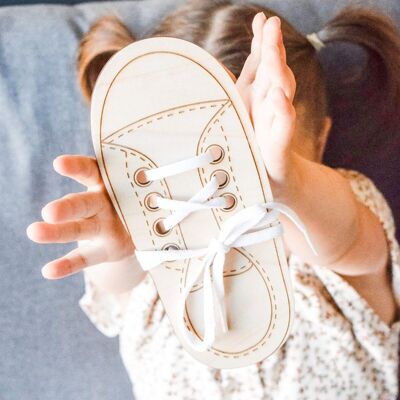 Apprendre à nouer ses lacets | bois