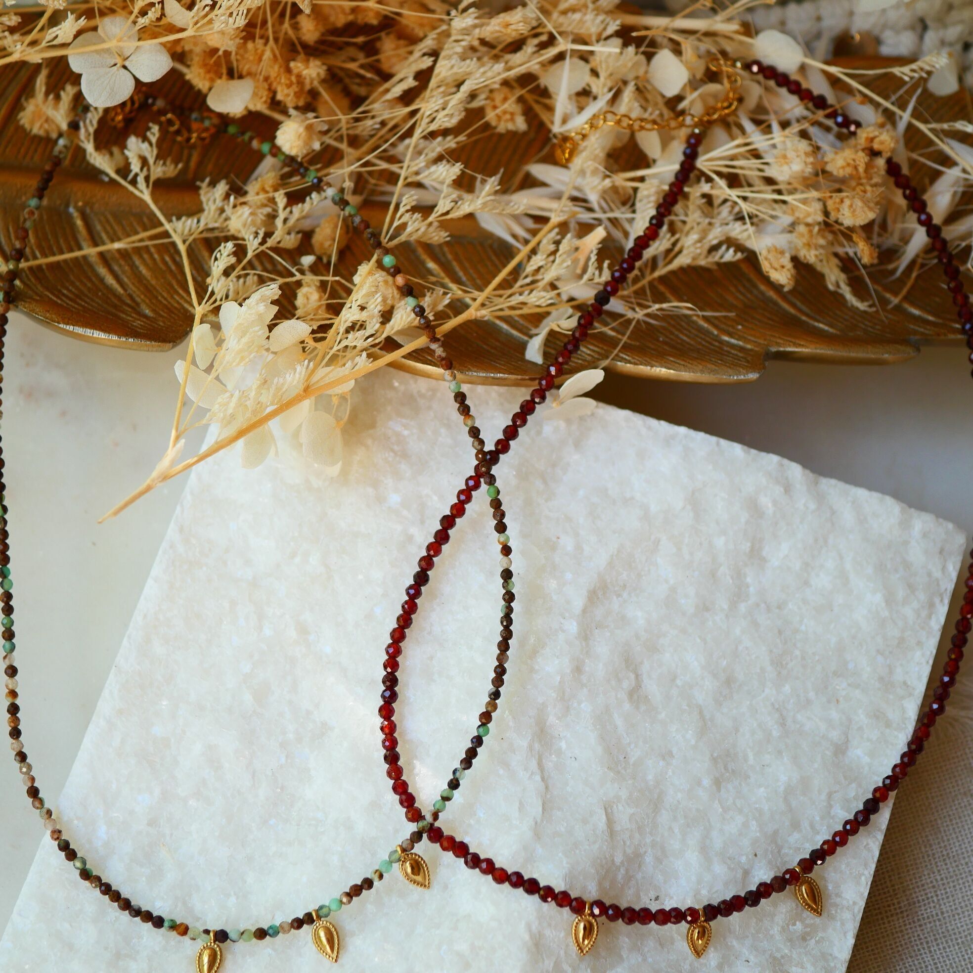 Halskette aus böhmischem Kalika-Granat oder Chrysopras