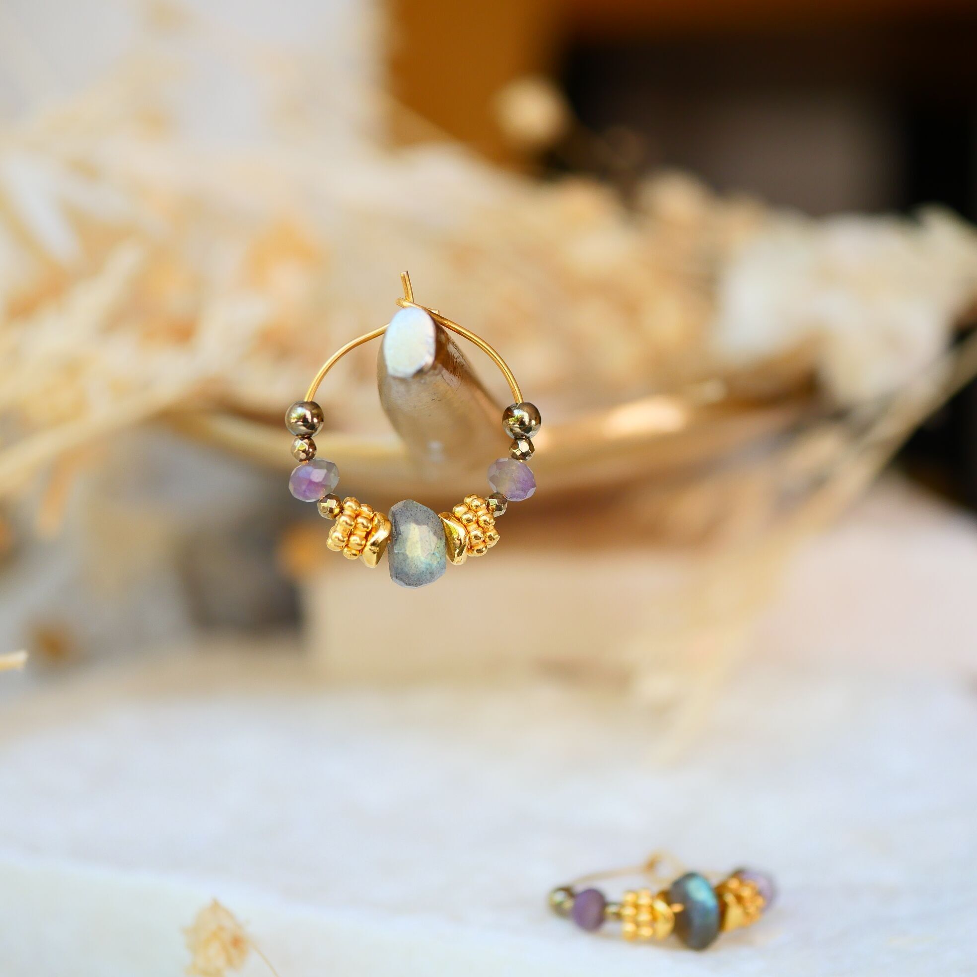 Orecchini a cerchio con ametista Rasayan