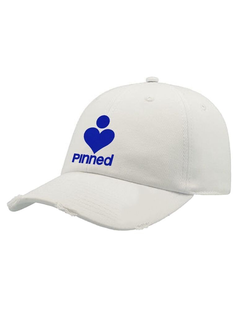 Mütze mit Nadeln aus blauem Samt im Destroyed-Look