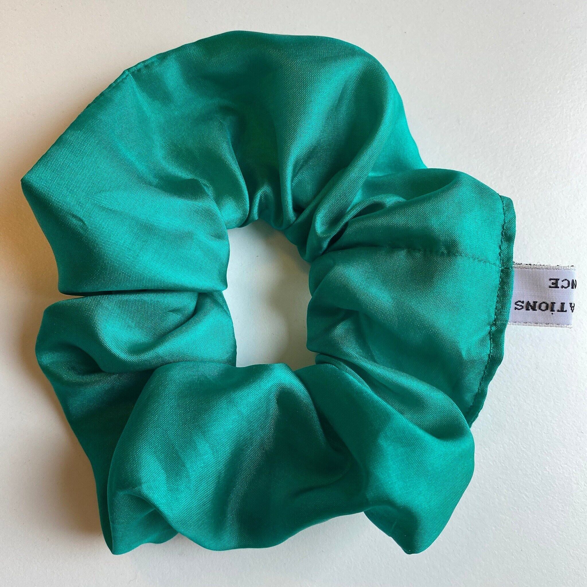 100% light silk scrunchie in pale pink - Suzon - pure Silk