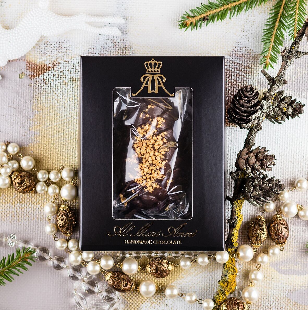 Al Mari Anni Christmas Chocolate Figure - Pigna con Dettagli Oro