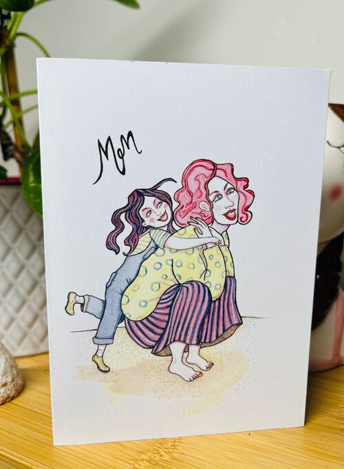 carte postale double - Dans les bras de maman