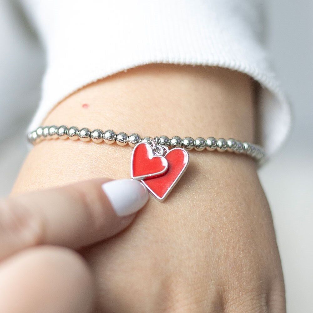 Braccialetto con ciondolo a forma di cuore con perline "All You Need Is Love"