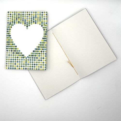 Lovely on green spots. Notitzbücher.