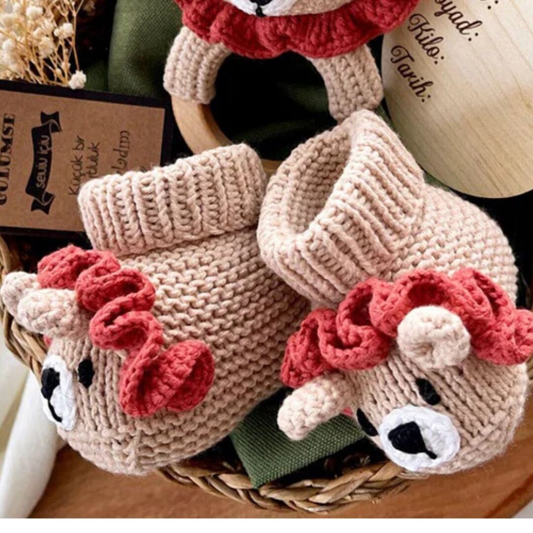 Chaussons élégants pour bébé garçon en forme de lion, faits à la main et biologiques, cadeau pour bébé