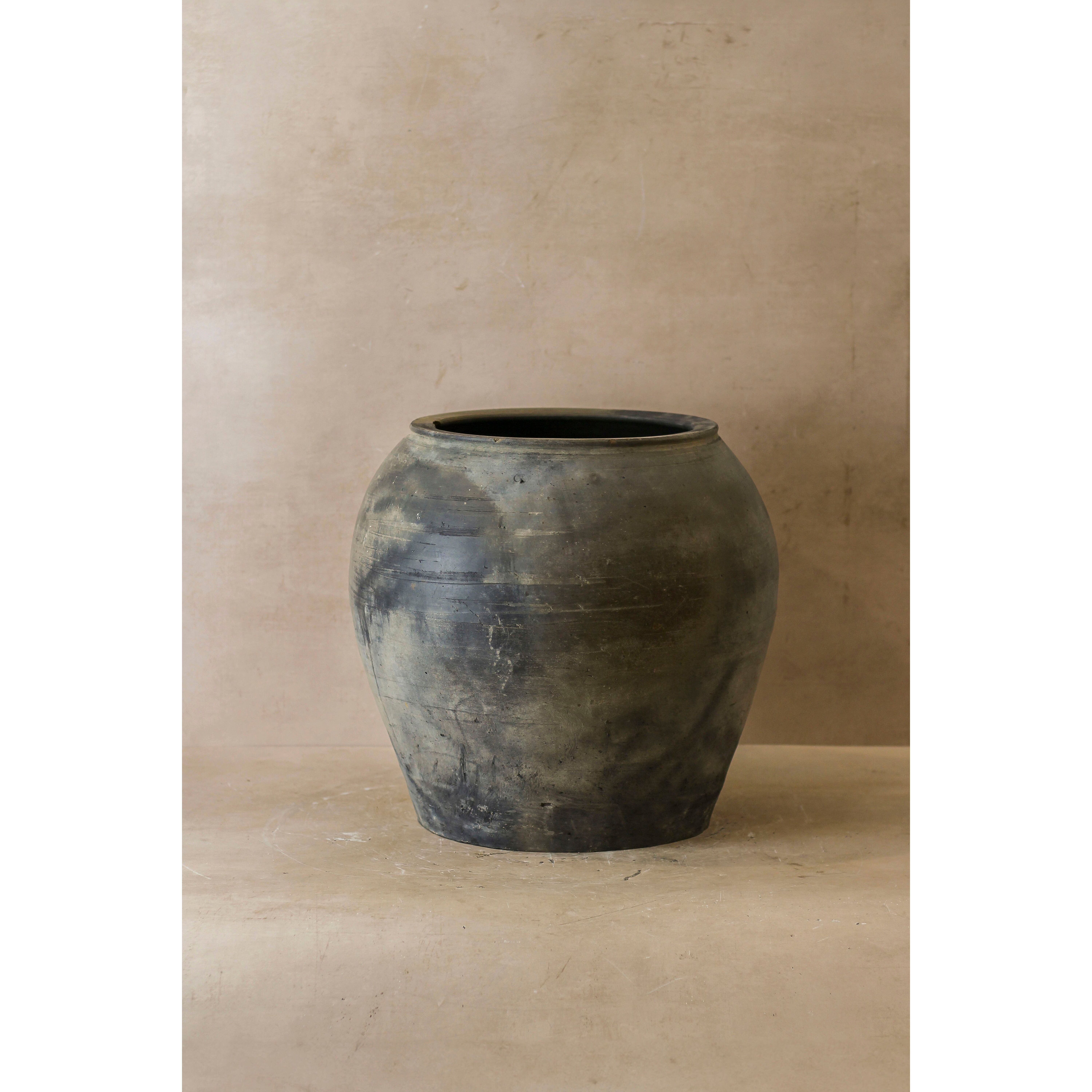 Vintage Dark Pot - No 57