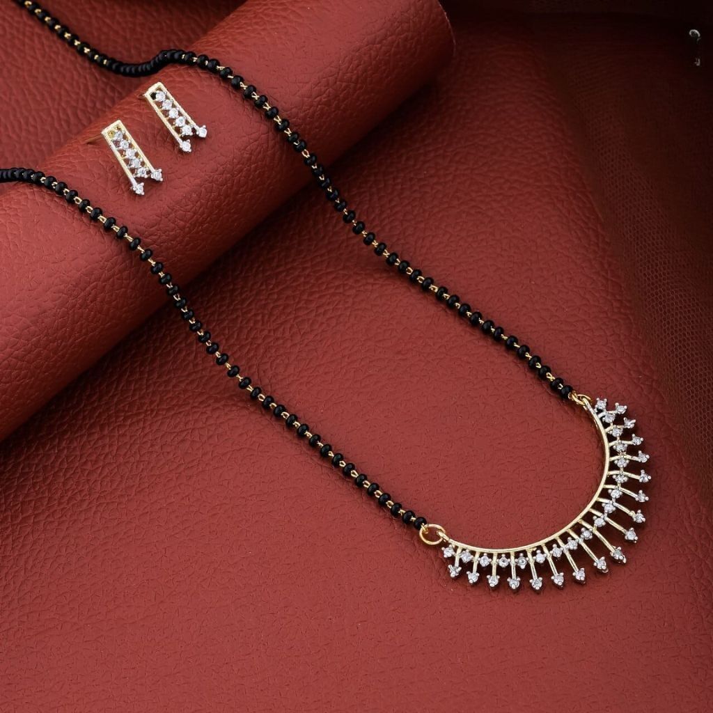 Orecchini e collana con perline nere di zircone indiano Nazaria Mangalsutra