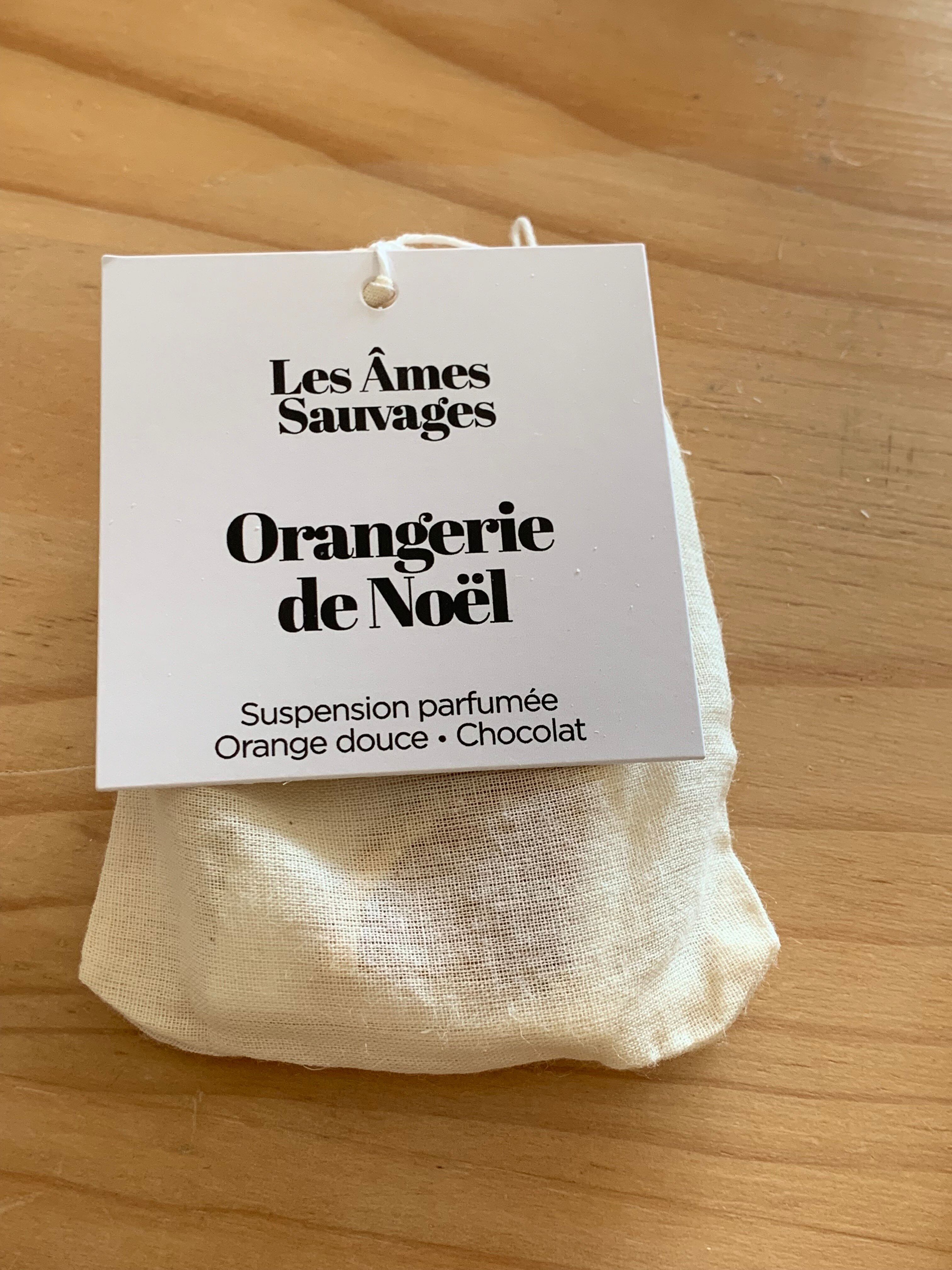 Luces colgantes con aroma a naranjo navideño