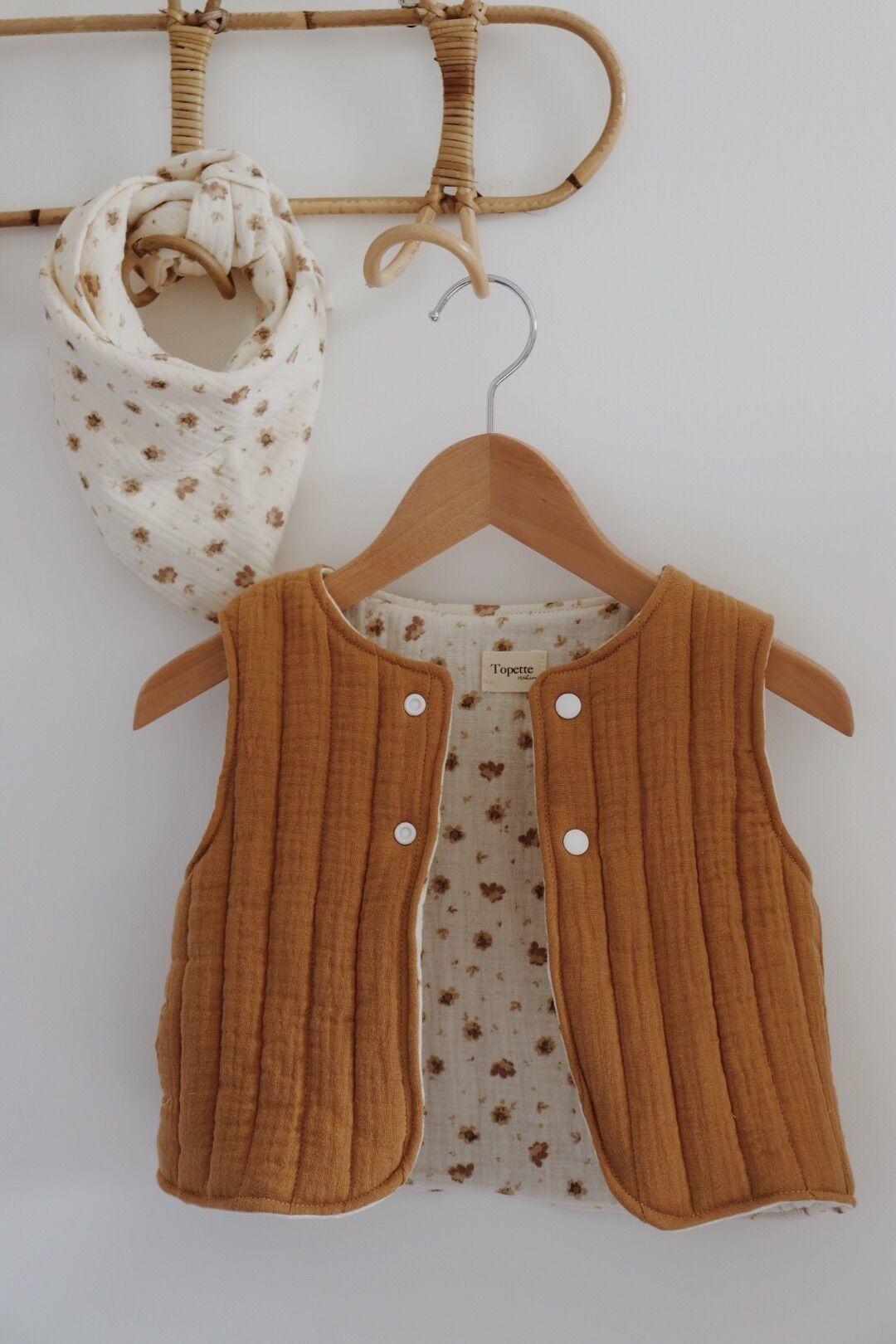 Piumino senza maniche Camel/Marrone Roses