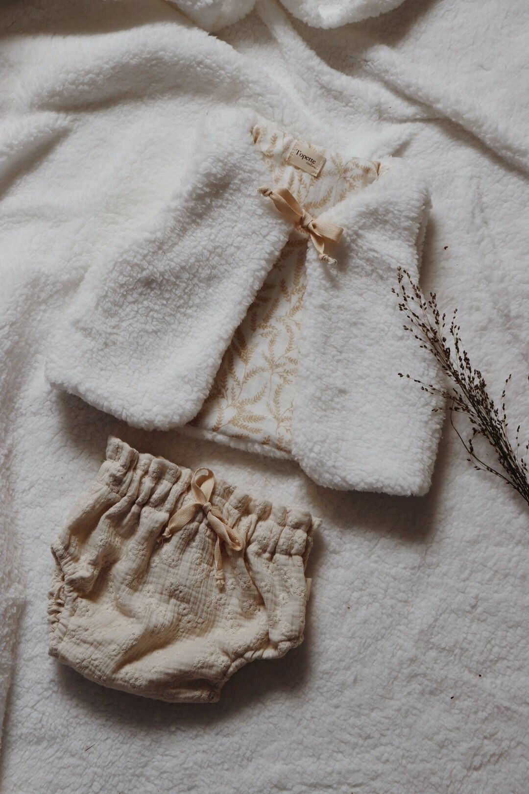 Goldene Farn-Hirtenweste