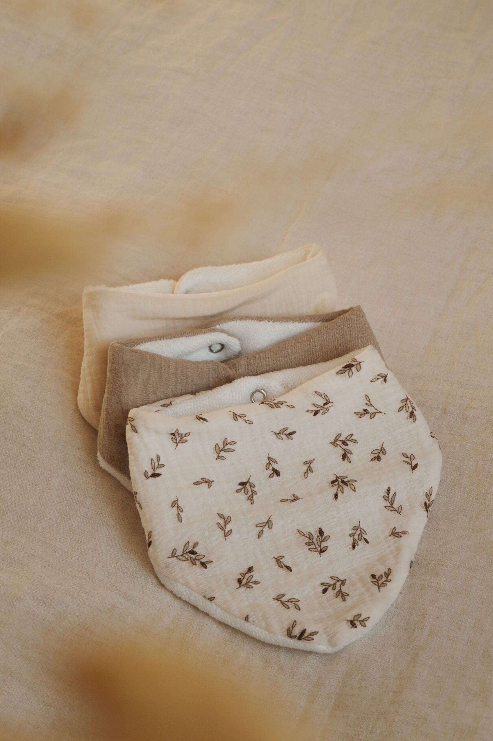 Trio di bavaglini Foglie naturali