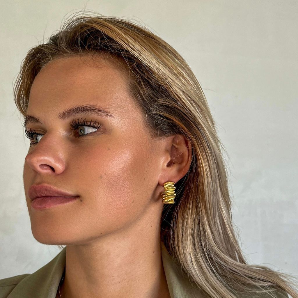 Wasserfeste Hoop Ohrringe - Welliges Design - 18K Vergoldet oder Silber - Perfektes Geschenk - Trend Ohrringe - Edelstahl Ohrringe